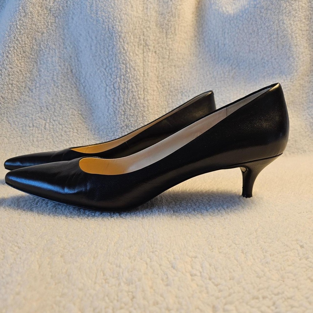 Nine West kitten heel black leather upper pump, S 10